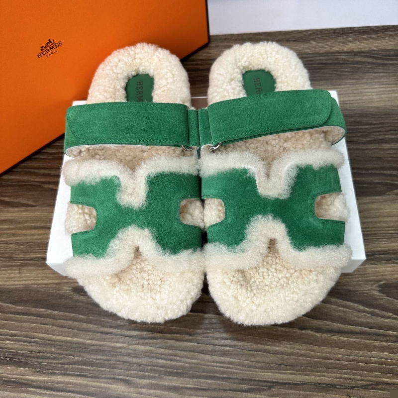 H**mes slippers